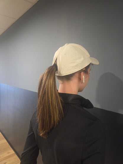 La seule casquette qui ne détruit pas ta coiffure